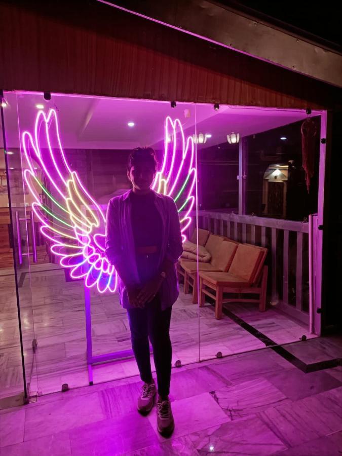 De Prashant Manāli Dış mekan fotoğraf